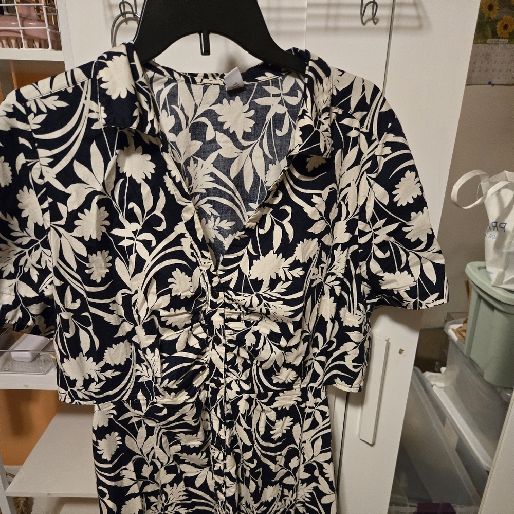 Old Navy Black and White Floral Dress